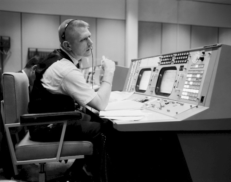 Be a NASA Flight Director