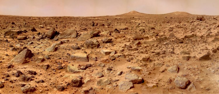 Mars's Twin Peaks